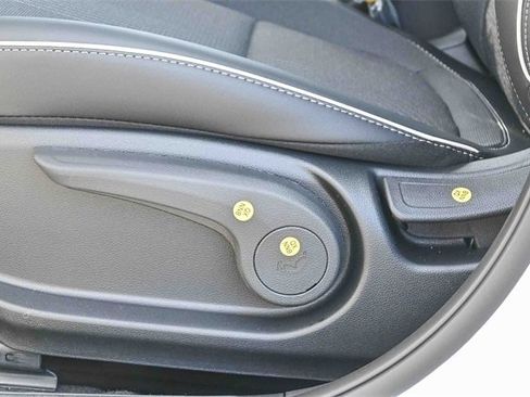 New 2026 Hyundai Venue SEL image 24