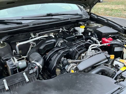 Used 2021 Subaru Outback Limited image 11