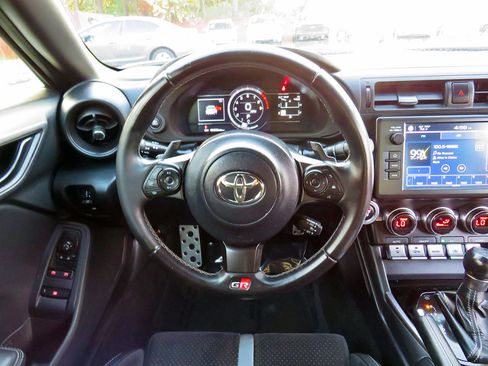 Used 2023 Toyota GR86 Premium image 20