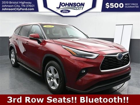 Used 2022 Toyota Highlander LE image 1