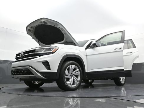 Used 2021 Volkswagen Atlas SE w/ Towing Package FWD image 39