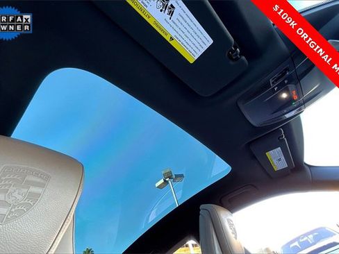 Used 2022 Porsche Taycan image 29