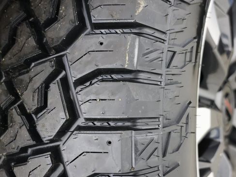 Used 2022 Nissan Titan PRO-4X w/ Pro-4x Convenience Package image 15