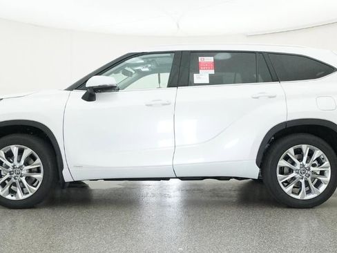 New 2026 Toyota Highlander Limited AWD/4WD image 19