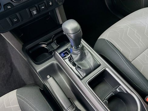 Certified 2023 Toyota Tacoma TRD Off-Road AWD/4WD image 16