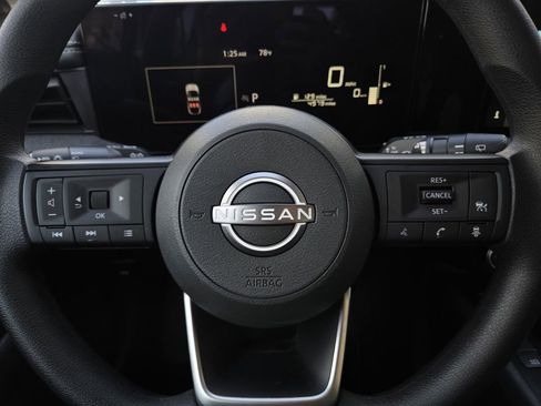 Certified 2025 Nissan Kicks SV image 25