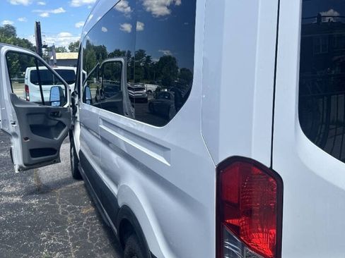 Used 2018 Ford Transit 350 XLT RWD image 4