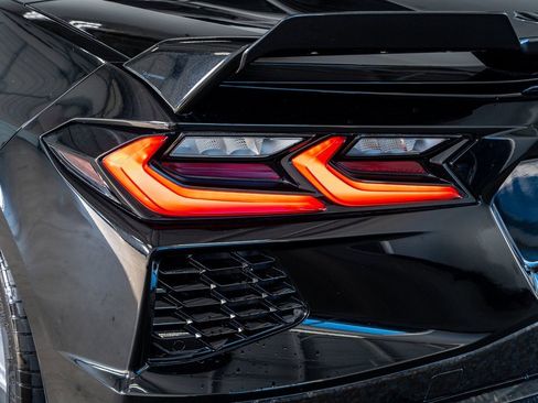 Used 2021 Chevrolet Corvette Stingray w/ Z51 Performance Package image 26