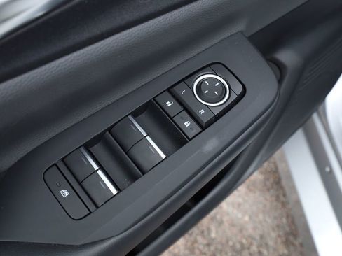 Used 2024 Toyota Prius XLE image 21