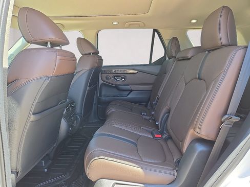 Used 2025 Honda Pilot Elite image 16