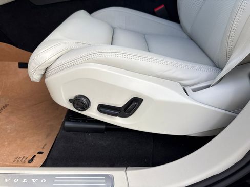New 2026 Volvo XC90 B6 Ultra w/ Lounge Package AWD/4WD image 8