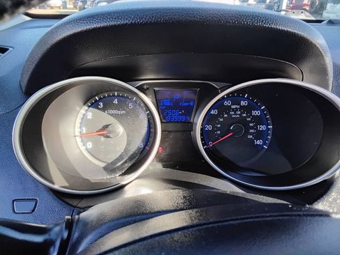 Used 2011 Hyundai Tucson GLS image 13