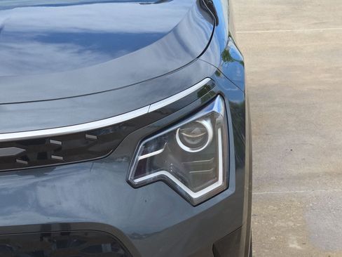 Used 2024 Kia Niro Wind FWD image 11