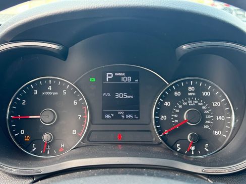 Used 2018 Kia Forte LX FWD image 18