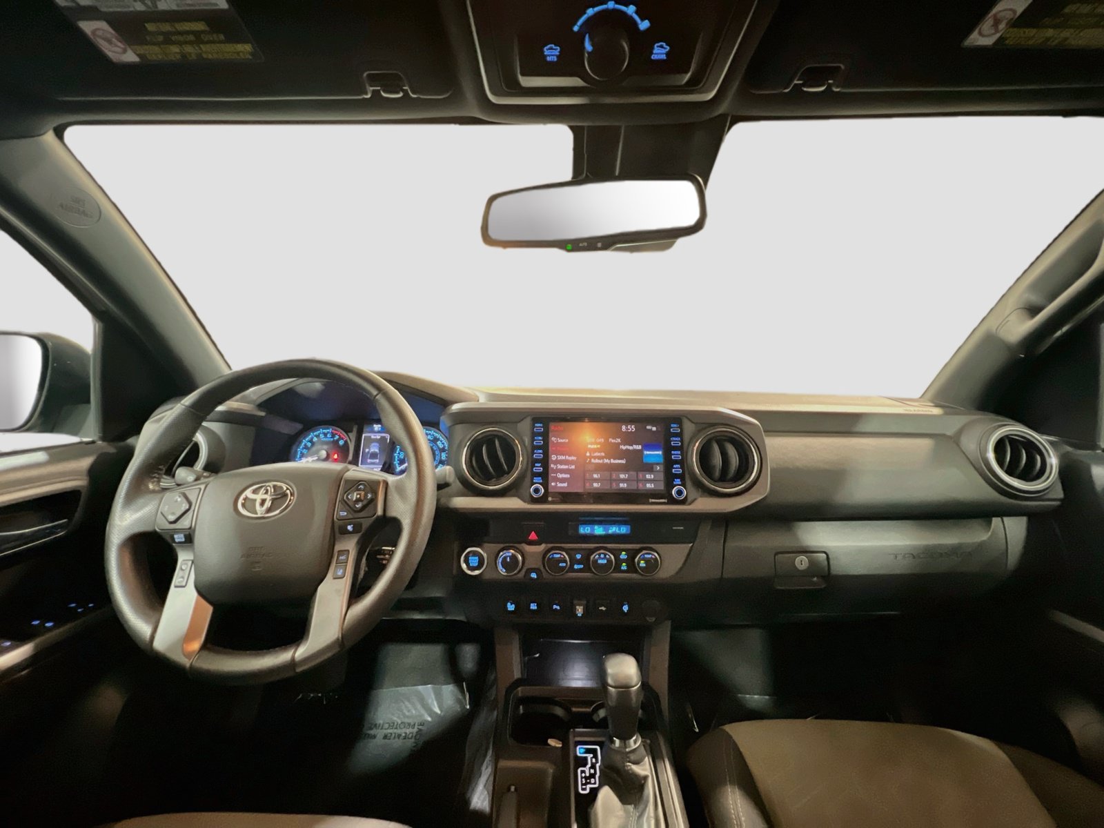 Used 2023 Toyota Tacoma TRD Off-Road w/ Technology Package AWD/4WD image 15