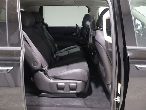 Used 2025 Kia Carnival SX Prestige FWD image 23