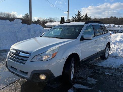 Used 2013 Subaru Outback 2.5i Premium image 2