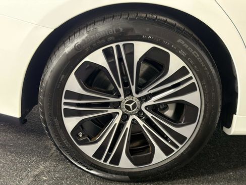 Used 2025 Mercedes-Benz E 350 Sedan image 18