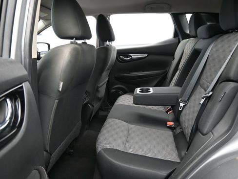 Used 2021 Nissan Rogue Sport SV image 30