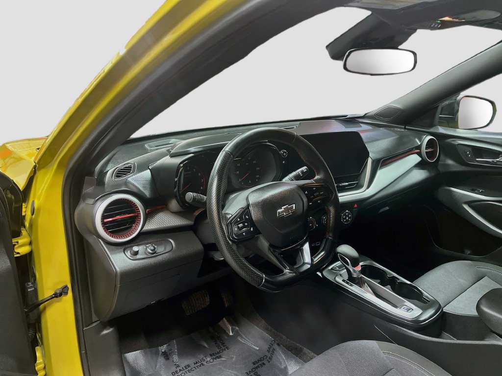 Used 2024 Chevrolet Trax RS w/ Driver Confidence Package FWD image 9
