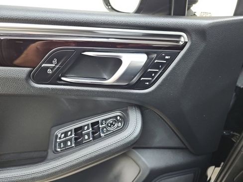 Used 2021 Porsche Macan image 27