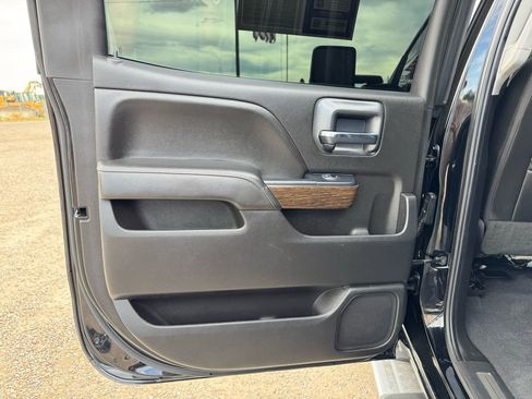 Used 2019 GMC Sierra 2500 Denali w/ Duramax Plus Package AWD/4WD image 25