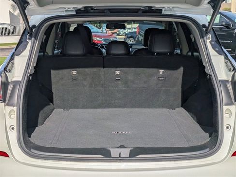 Used 2018 Nissan Murano SL w/ Moonroof Package image 16