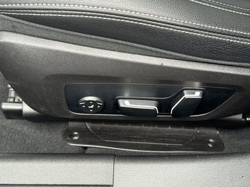 Used 2025 BMW 330i Sedan image 16