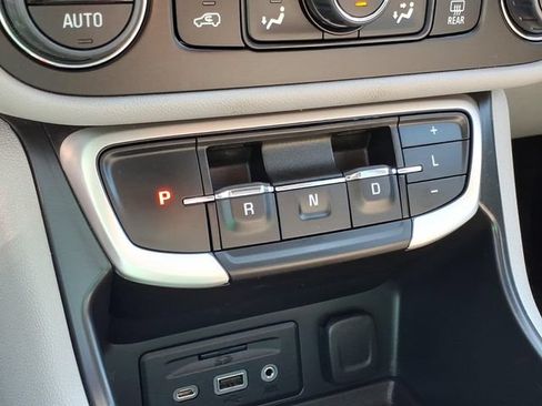 Used 2023 GMC Terrain SLE w/ Driver Convenience Package AWD/4WD image 25
