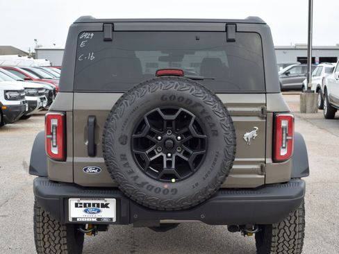 New 2026 Ford Bronco Badlands image 5
