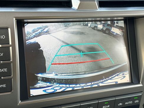 Used 2021 Lexus GX 460 Premium image 25