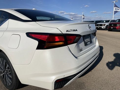 Used 2024 Nissan Altima 2.5 SV image 29