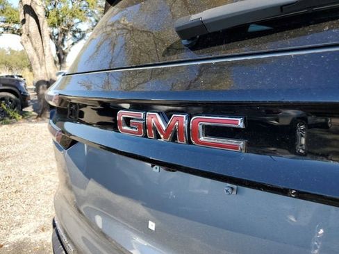 New 2026 GMC Acadia Elevation image 7