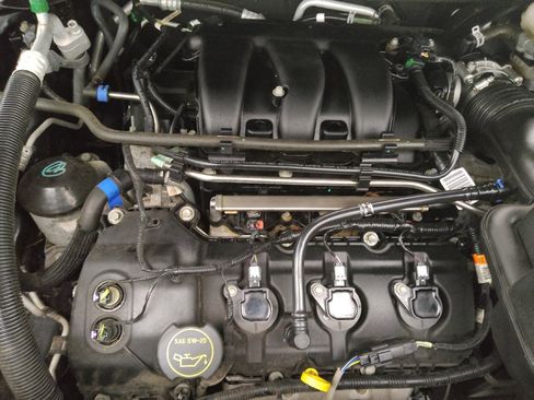 Used 2019 Ford Explorer XLT w/ Equipment Group 202A image 30