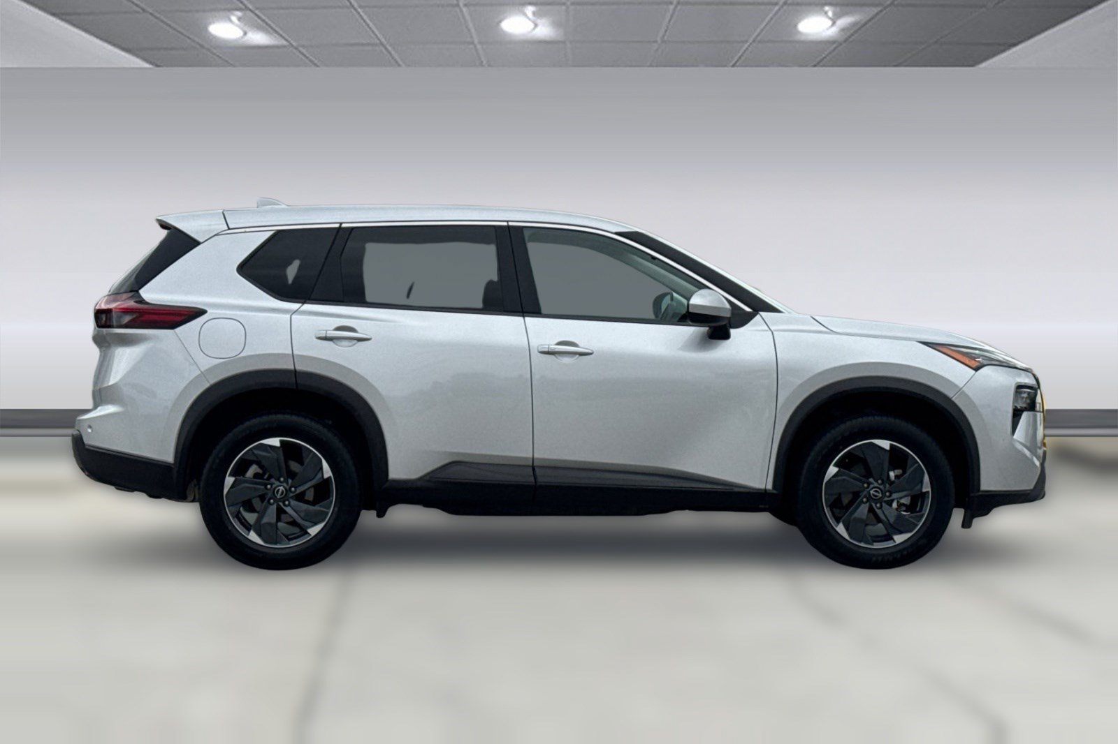 Used 2025 Nissan Rogue SV AWD/4WD image 8