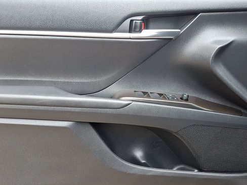 Used 2022 Toyota Camry SE w/ Carpet Mat Package (TMS) FWD image 12