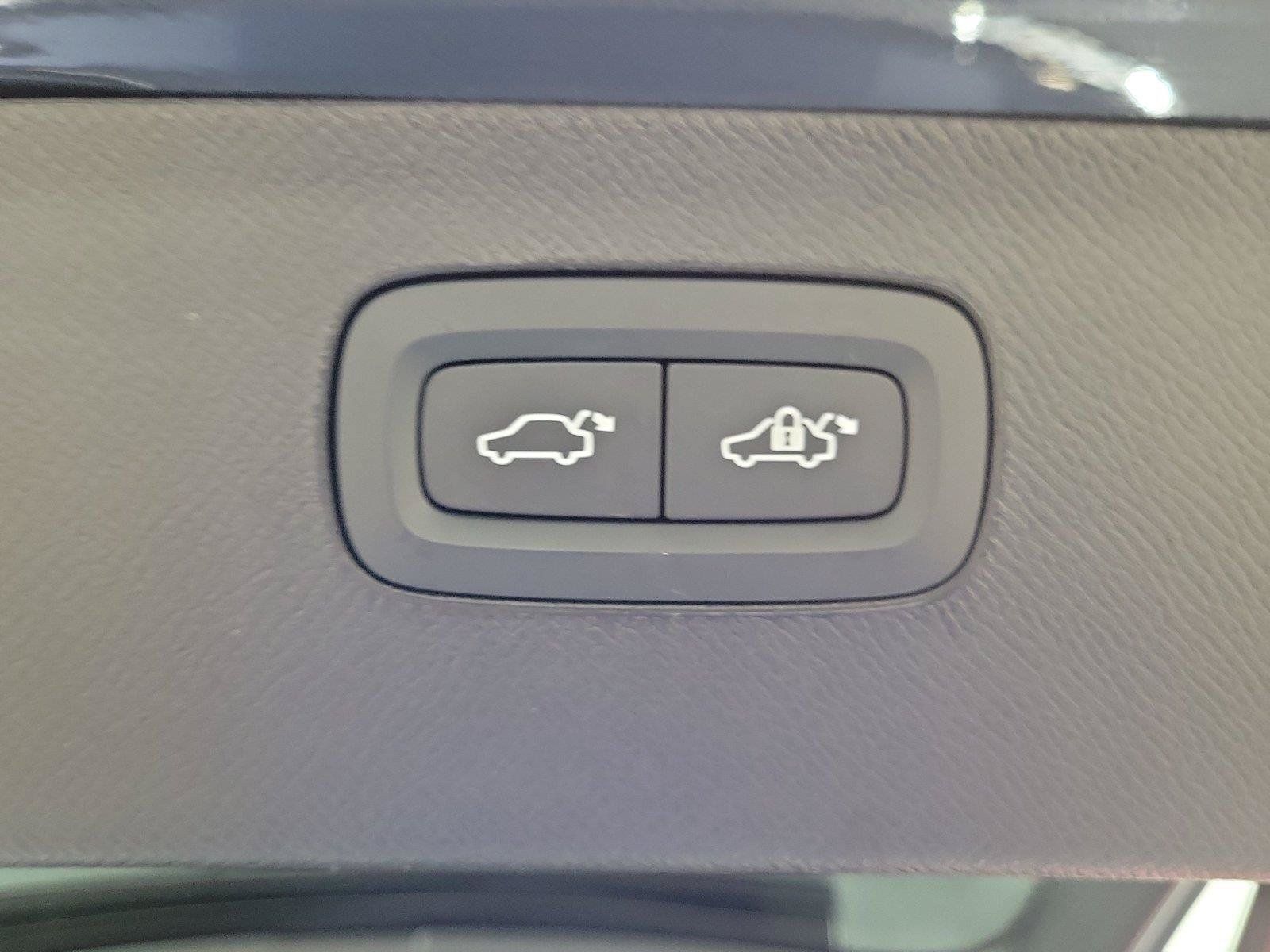 Certified 2026 Volvo XC90 B6 Plus AWD/4WD image 10