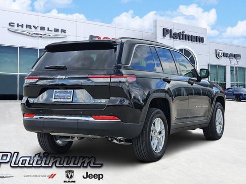 New 2026 Jeep Grand Cherokee Laredo RWD image 5