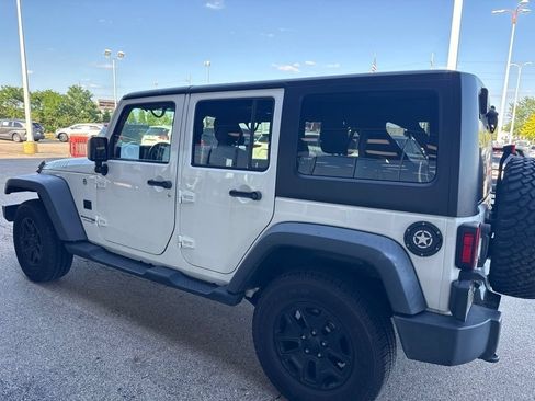 Used 2018 Jeep Wrangler Unlimited Sport w/ Quick Order Package 24W AWD/4WD image 4