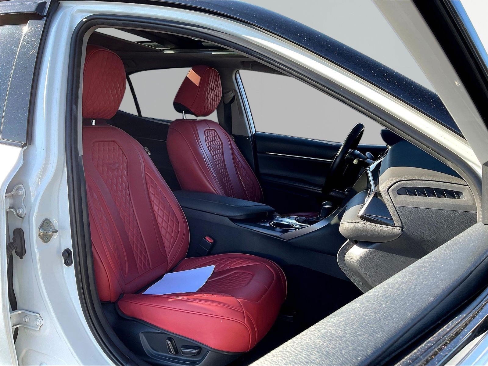 Used 2019 Toyota Camry XSE FWD image 29
