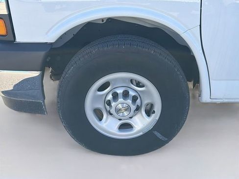 New 2024 Chevrolet Express 3500 w/ Power Convenience Package image 21