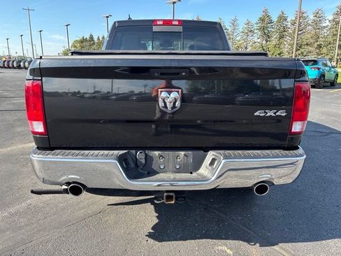 Used 2018 RAM 1500 SLT AWD/4WD image 9