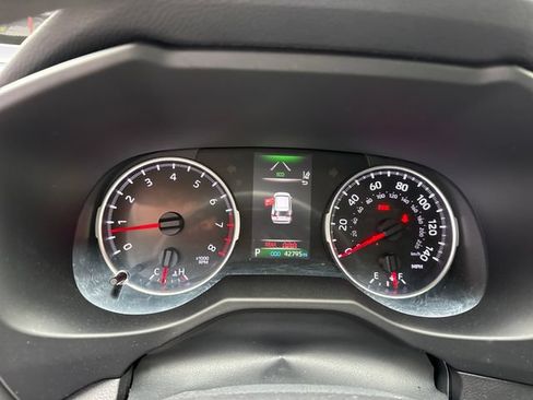 Used 2021 Toyota RAV4 LE FWD image 19