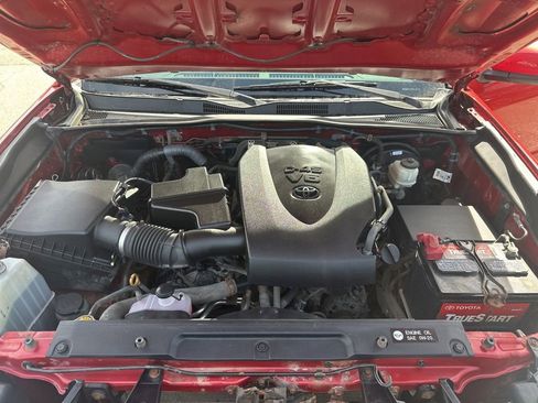 Used 2016 Toyota Tacoma SR5 w/ SR5 Appearance Package (SN) AWD/4WD image 30
