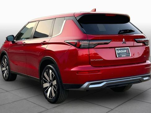 Used 2025 Mitsubishi Outlander SE FWD image 12