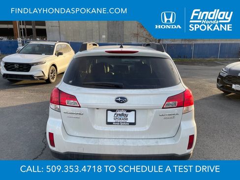 Used 2011 Subaru Outback 2.5i Limited image 3