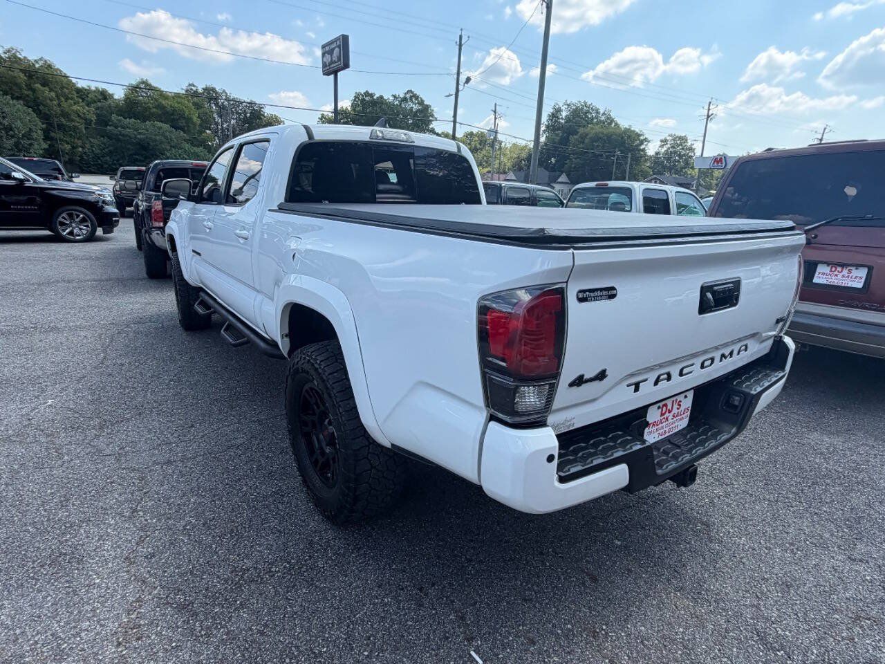 Used 2017 Toyota Tacoma TRD Sport w/ Premium & Technology Package AWD/4WD image 7