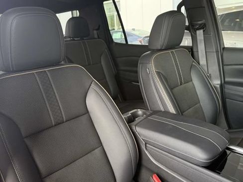 Used 2026 Chevrolet Traverse High Country AWD/4WD image 53