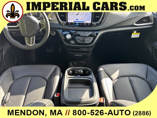 New 2027 Chrysler Pacifica Select FWD image 16
