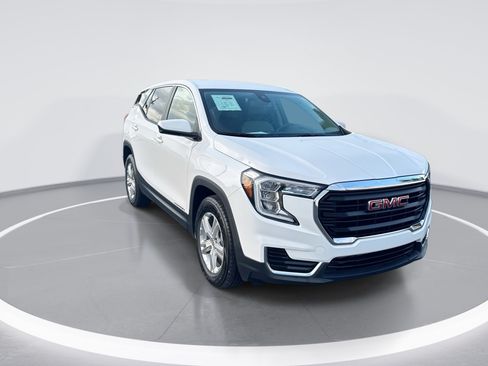 Used 2024 GMC Terrain SLE FWD image 2